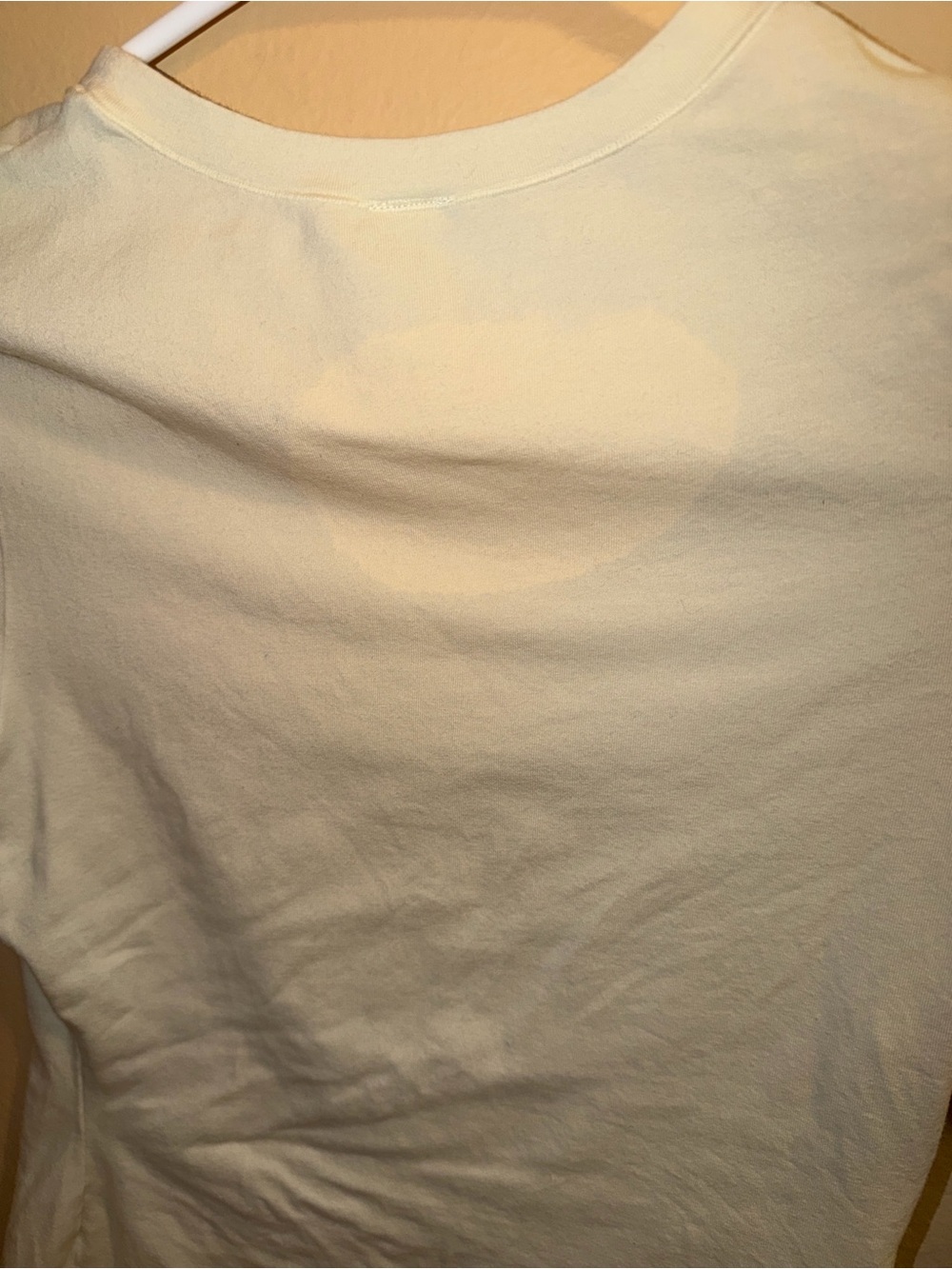 Skims Classic Crewneck Women's Tee - Cream with a small flaw in the back - Picture 2 of 4